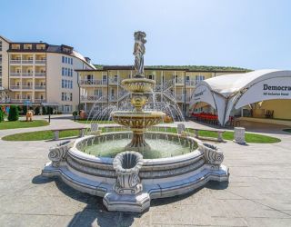 Отель "Democratia Ultra All Inclusive Family Hotel" / "Демократия Ультра Все Включено"