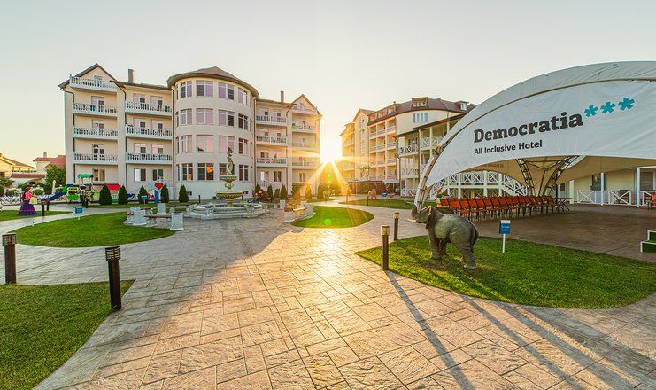 Отель "Democratia Ultra All Inclusive Family Hotel" / "Демократия Ультра Все Включено"