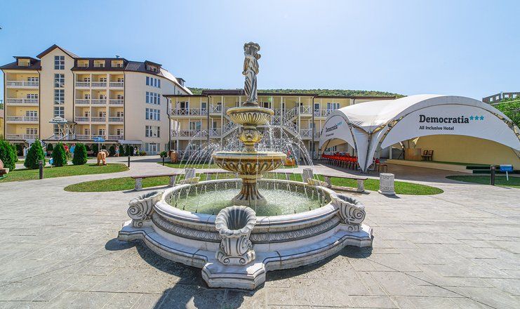 Отель "Democratia Ultra All Inclusive Family Hotel" / "Демократия Ультра Все Включено"