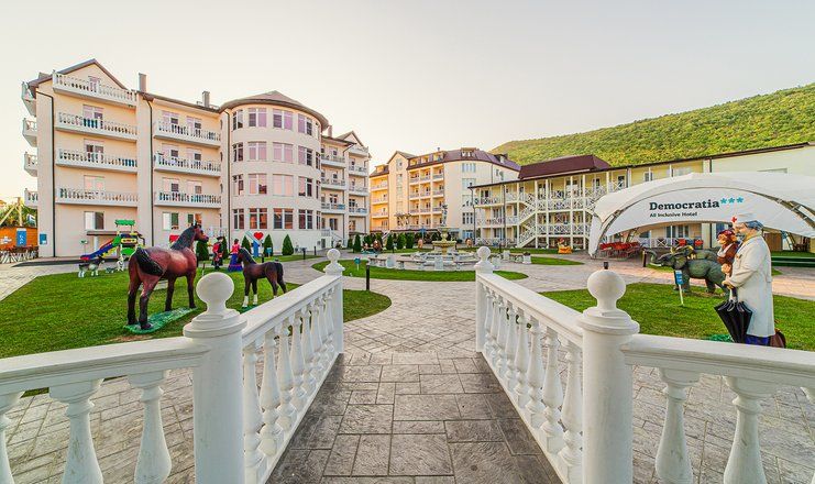 Отель "Democratia Ultra All Inclusive Family Hotel" / "Демократия Ультра Все Включено"